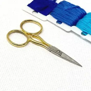 7 Must Have Cross Stitch Tools and Supplies for Beginners [with